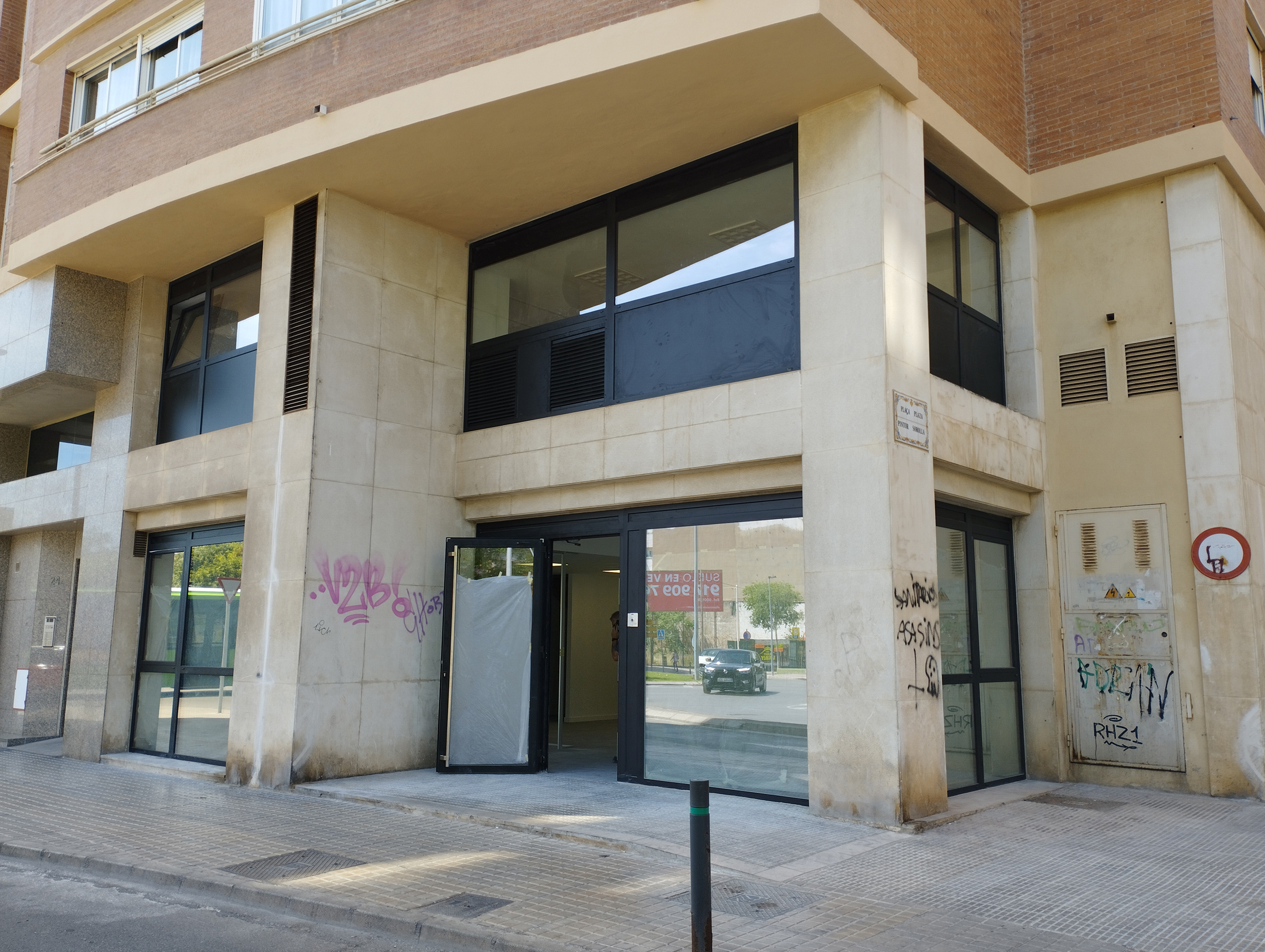 reforma de local para oficinas en Calle Gandia esquina calle Pintor Sorolla en Castellón
