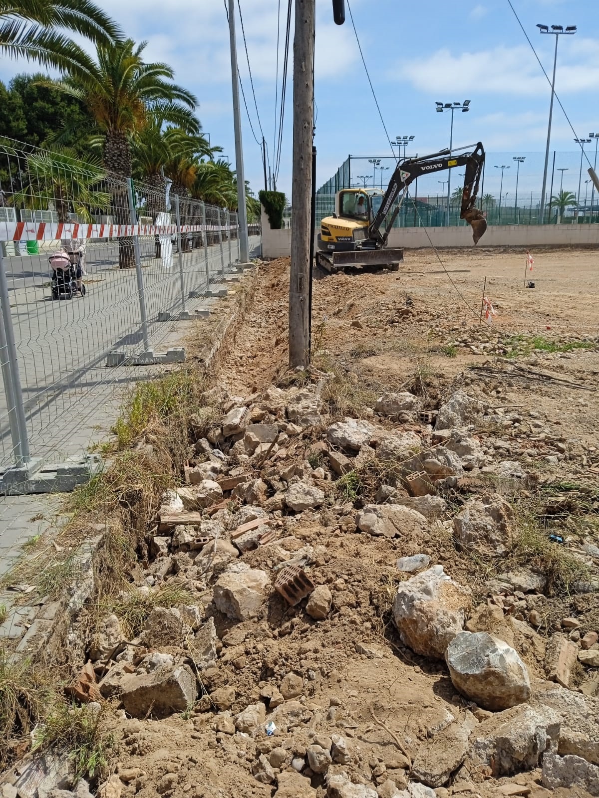 Movimiento de tierras para ejecución de de obra nueva nuevas instalaciones Impala OCR y modificación de las pistas de tenis en Grao de Castellón