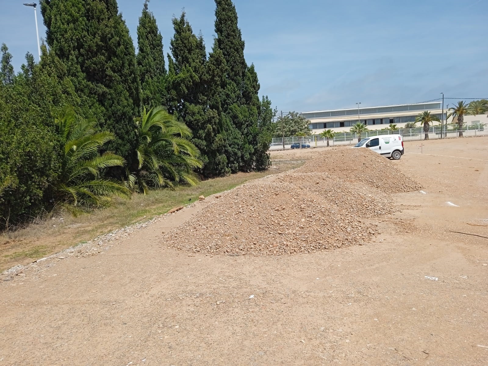 Movimiento de tierras para ejecución de de obra nueva nuevas instalaciones Impala OCR y modificación de las pistas de tenis en Grao de Castellón